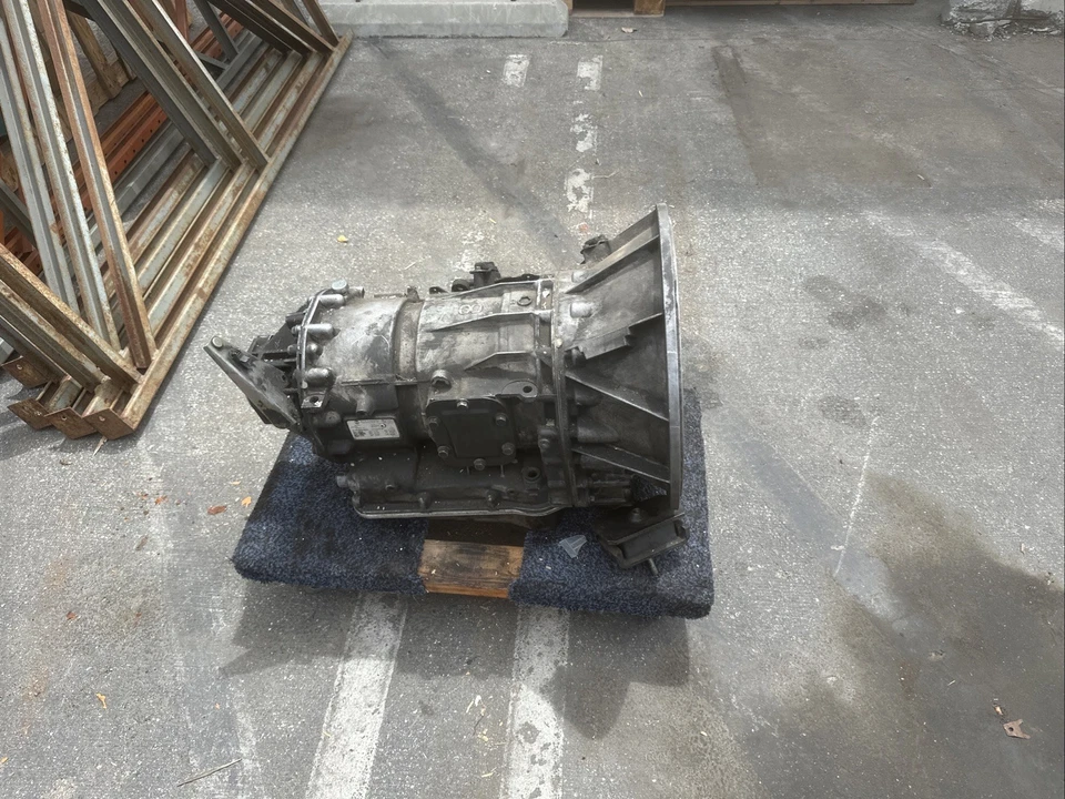 Nissan UD 2600 2009 transmisión automática Foto 2 de 4