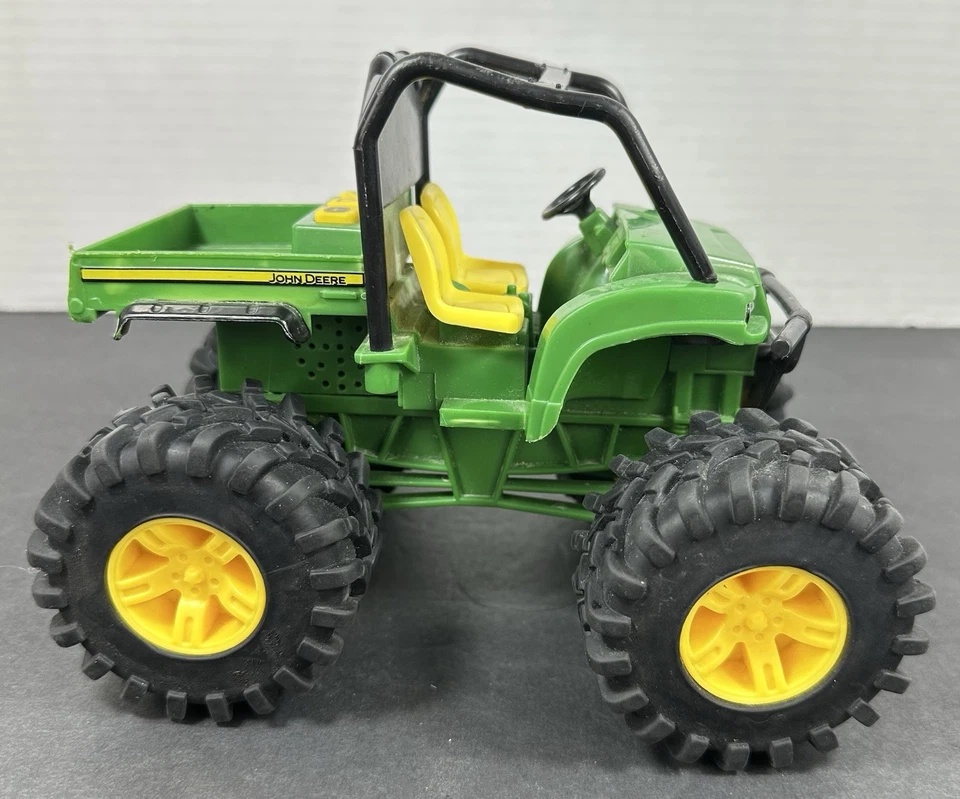 John Deere 4x4 багги на батарейках 2011 фары работают читать - Изображение 3 из 4
