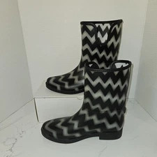 Dirty Laundry Black and White Chevron Short Rubber Rain Boots Women  Size US 7