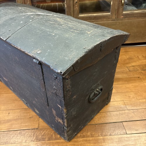 ANTIQUE SWEDISH SCANDINAVIAN Trunk Black Painted Traveling Trunk Marked HAUGEN - Picture 18 of 22