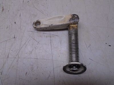 CE3a Johnson Evinrude 18-35 hp Clamp Screw 433675 388347