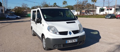 Renault Trafic 2L 6 places Annee 2014 - Imagen 3 de 8
