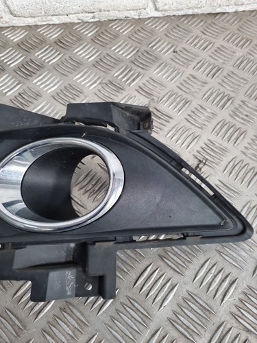 Bisel de luz antiniebla rojo Ford Mondeo MK5 Estate 2015-2019 (lado del pasajero delantero) - Imagen 5 de 12