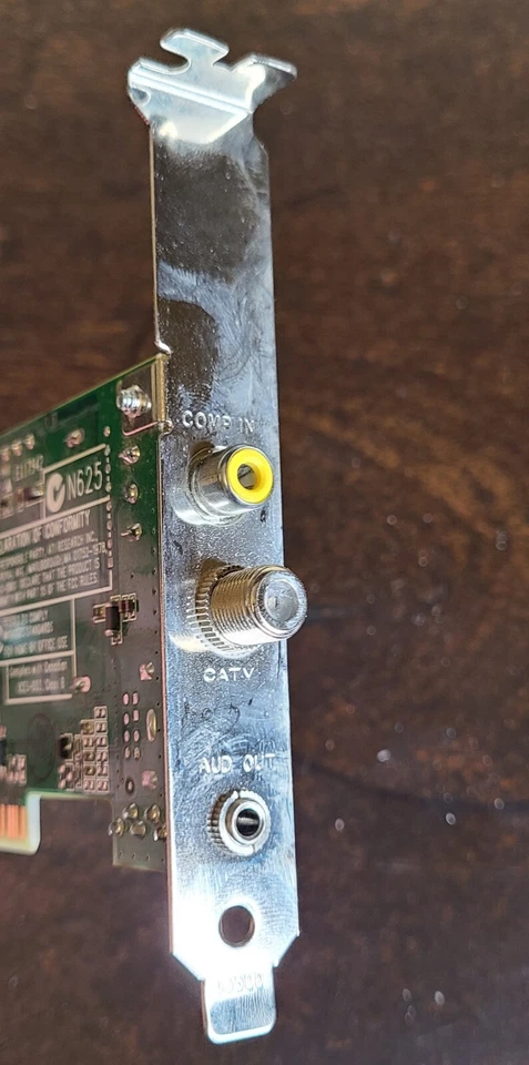 ATI TV Wonder VE PCI Analog TV Tuner Card w driver disc P/N: 1026830830 - Image 3 of 4