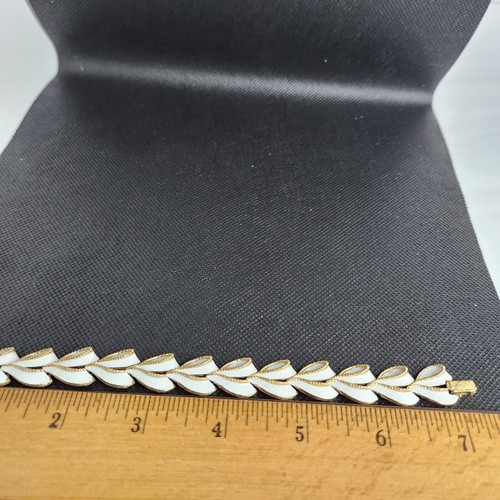 Vintage Crown Trifari White Enamel Bracelet & Brooch Set Mid-Century Leaf Design - Picture 17 of 17