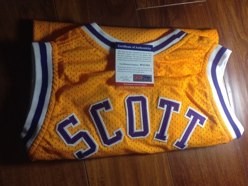 BYRON SCOTT “SHOW TIME” SIGNED LA LAKER JERSEY COA BY PSA/DNA - Picture 2 of 3
