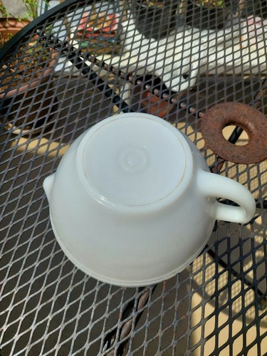 Vintage FEDERAL Batter Bowl Milk Glass Oven Ware 1.25Qt - Picture 6 of 7