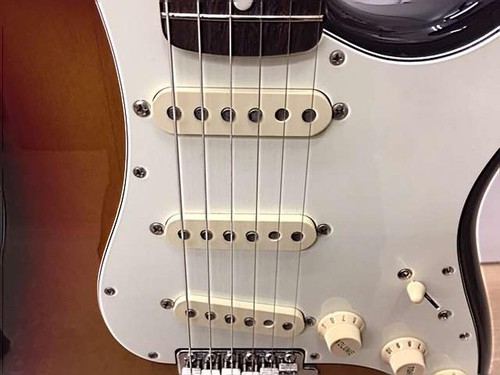 FENDER JAPAN ST62 3TS Electric Guitar - Picture 9 of 19