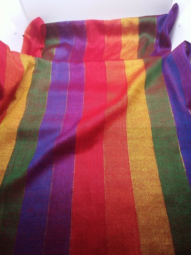 SCIARPA filo tessuto a righe multicolore linea oro tra colori 72" x 22" - Foto 2 di 3