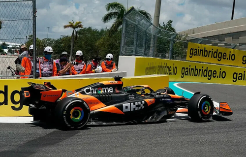 BURAGO 1:43 MODELLINO AUTO F1 MCLAREN MCL38 O. PIASTRI #81 MIAMI GP 2024 DIECAST - Foto 10 di 10
