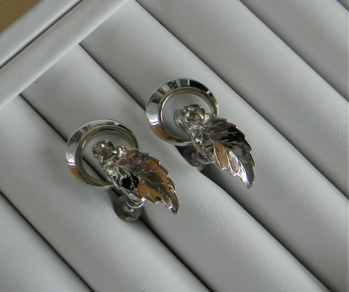 Alice Calviness signed screw back smokey rhinestone leaf vintage earrings silver - Picture 4 of 6