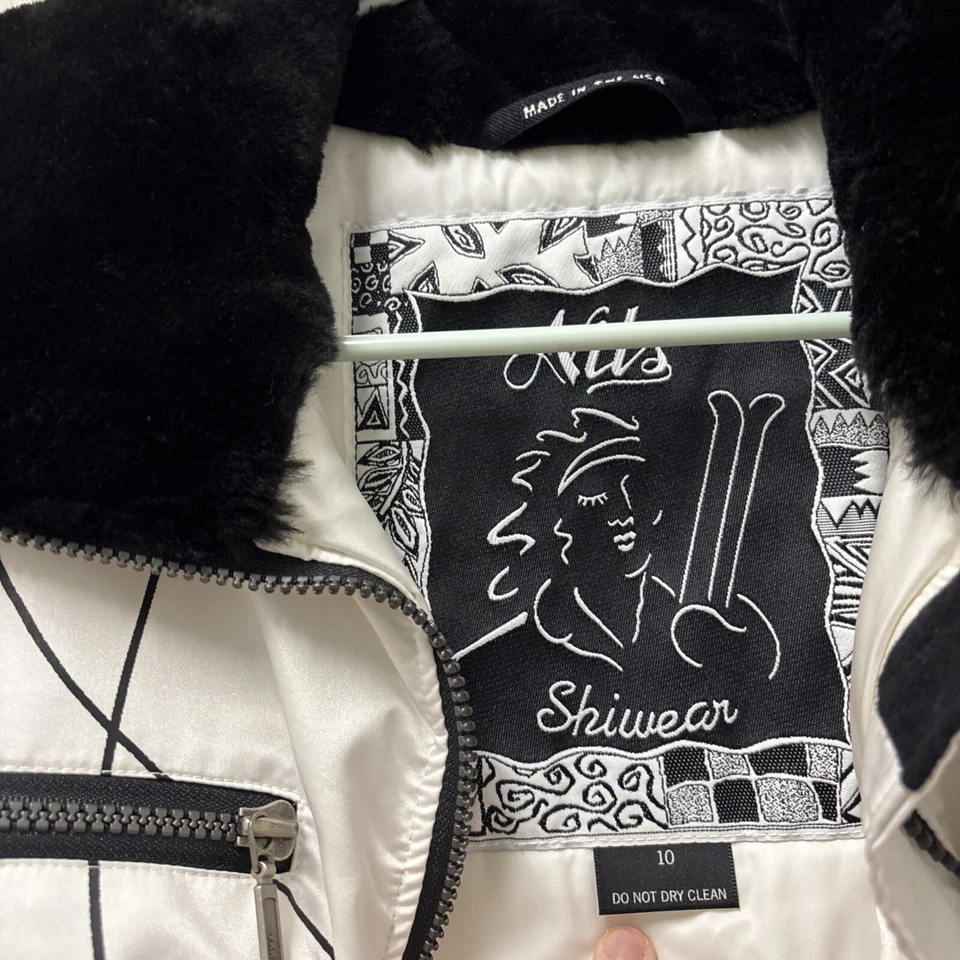 Vintage NILS Women’s White Skiwear Belted Zip Up Puffer Ski Jacket Size 10 USA - Image 4 of 4