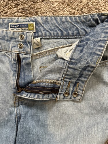 Old Navy Womens Size 8 (Measure 31X24.5) Light Wash Low-Rise Crop Straight Jeans - Picture 6 of 7