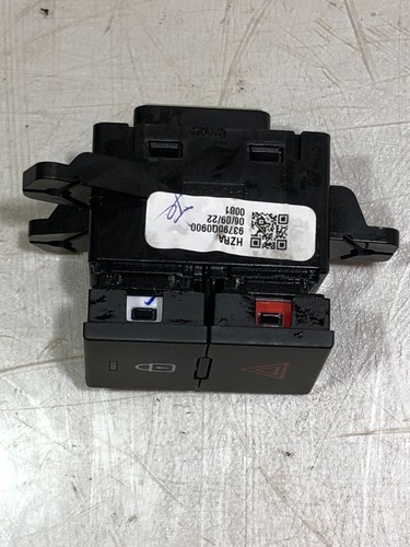 INTERRUPTOR BOTÓN DE BLOQUEO CENTRALIZADO Y PELIGRO HYUNDAI I20 MK3 2023 93790Q0900/2020-ON - Imagen 3 de 8