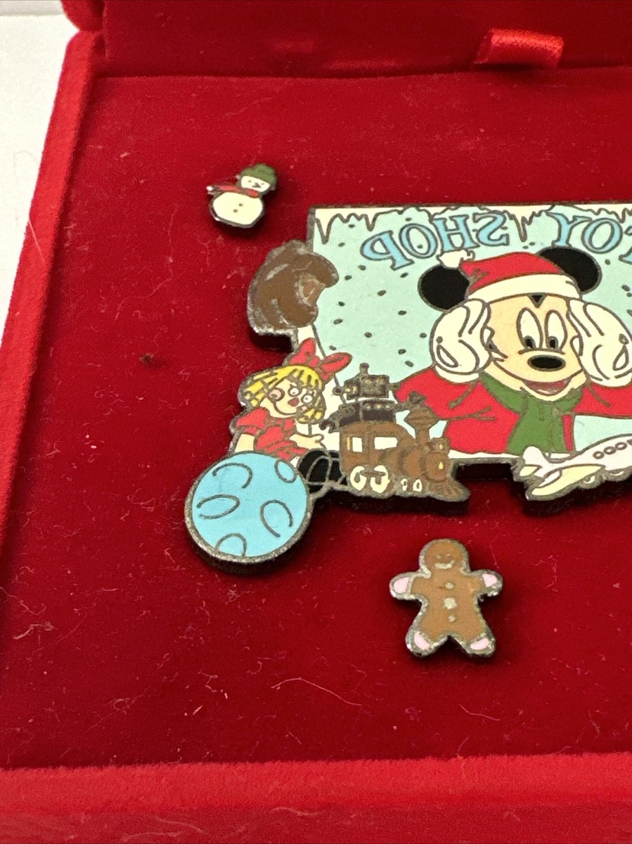 Disney Rare Christmas Mickey's toy shop 5 PINS box set
