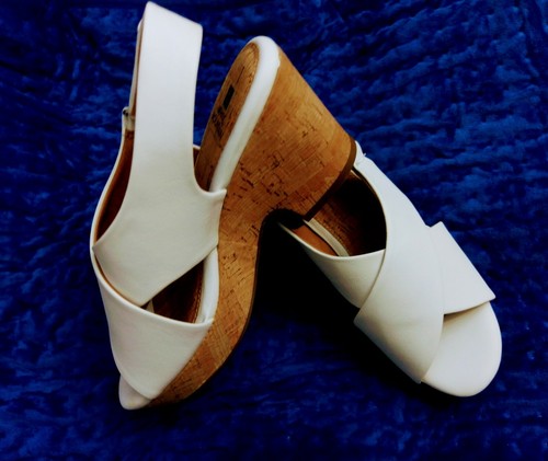 WHITE Mountain Covington Womens Sandal/shoe:heel 3",SIZE 9,white,Msrp $99.99,NEW - Picture 2 of 12