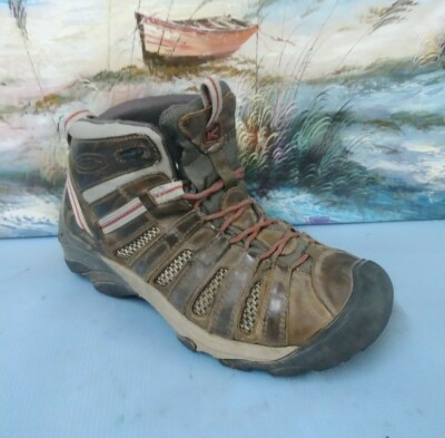 keen voyageur mid hiking boots