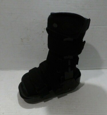 Berg Medical Boot Medium Left Foot
