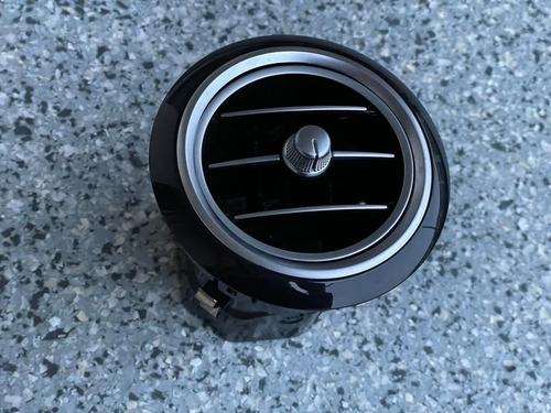 Mercedes W213 Air Vent Air Jet Output A2138308000 - Picture 3 of 7