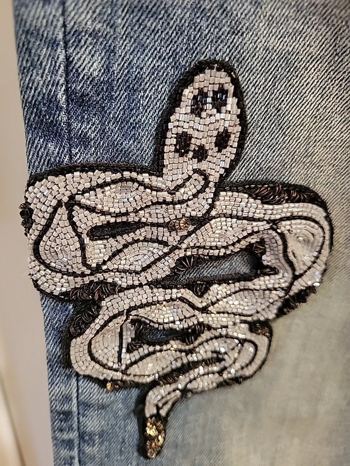 Pantalones de mezclilla para mujer John Richmond talla 27 azul adornados parches desgastados Foto 3 de 4