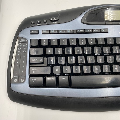 Logitech MX 5500 Revolution Bluetooth Wireless Keyboard & USB Receiver - Picture 7 of 14