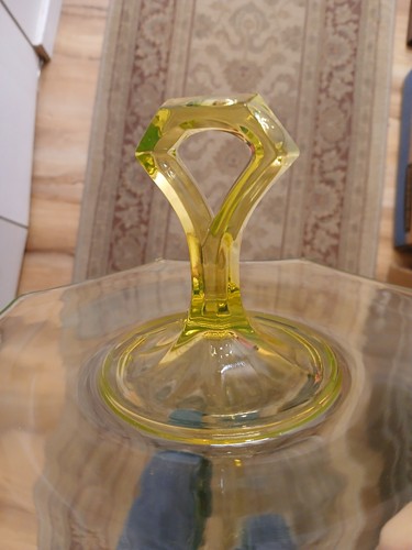 Vintage Depression Glass Handled Serving Plate - Picture 2 of 6