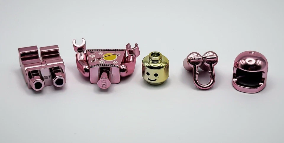 Lego Chrome Pink Christmas Classic Space Astronaut mini figure RARE New!! - Image 4 of 4