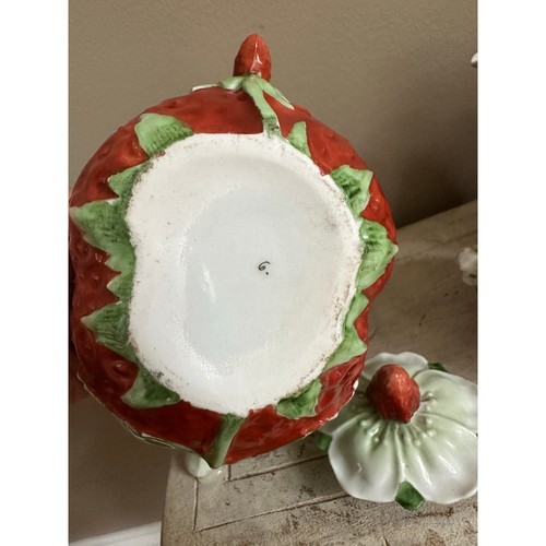 Vintage Royal Bayreuth Miniature Strawberry Teapot Sugar and Creamer Set - Picture 5 of 16