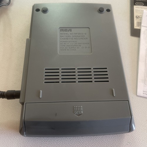 RCA RP3503 Personal Portable Cassette Recorder Player w/ Mic + Power Adapter - Picture 11 of 12