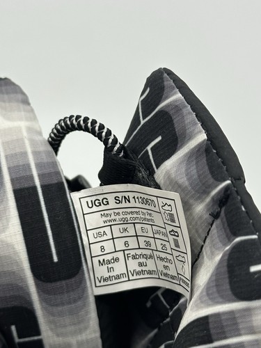 Womens UGG CLASSIC MAXI TOGGLE Black SUEDE SHEEPSKIN BOOTS Sz 8 New - Picture 11 of 13