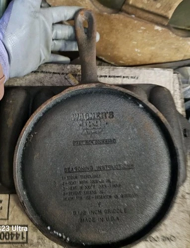 Wagner's 1891 Original Cast Iron Cookware Pan  8 1/2 Inch Griddle USA Made