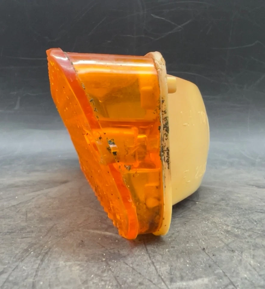 Carcasa intermitente delantero izquierdo Ford Ranger 1983-1988 OEM E27B-13216-AA Foto 2 de 4