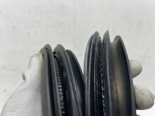 Land Rover Discovery 5 2018 Left front front door rubber seal on body NAR156144 - Picture 3 of 3