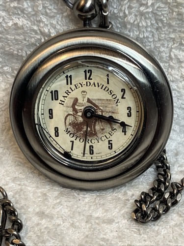 Catena orologio da tasca vintage 2002 ufficiale Harley-Davidson 13” necessita di lavoro vedi foto - Foto 5 di 14
