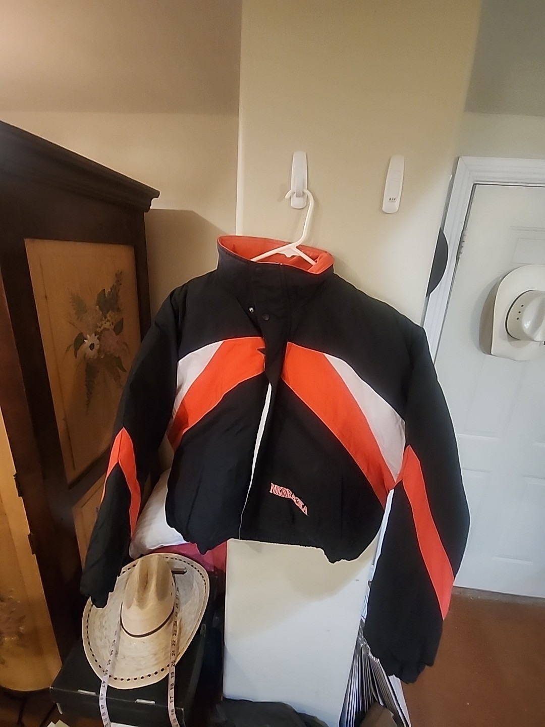 Picture 1 of 6