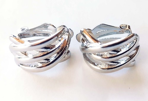 CLIP-ON EARRINGS THICK CURVE CLUTCH EARRINGS GOLD OR SILVER TONE 1 INCH - Picture 1 of 7