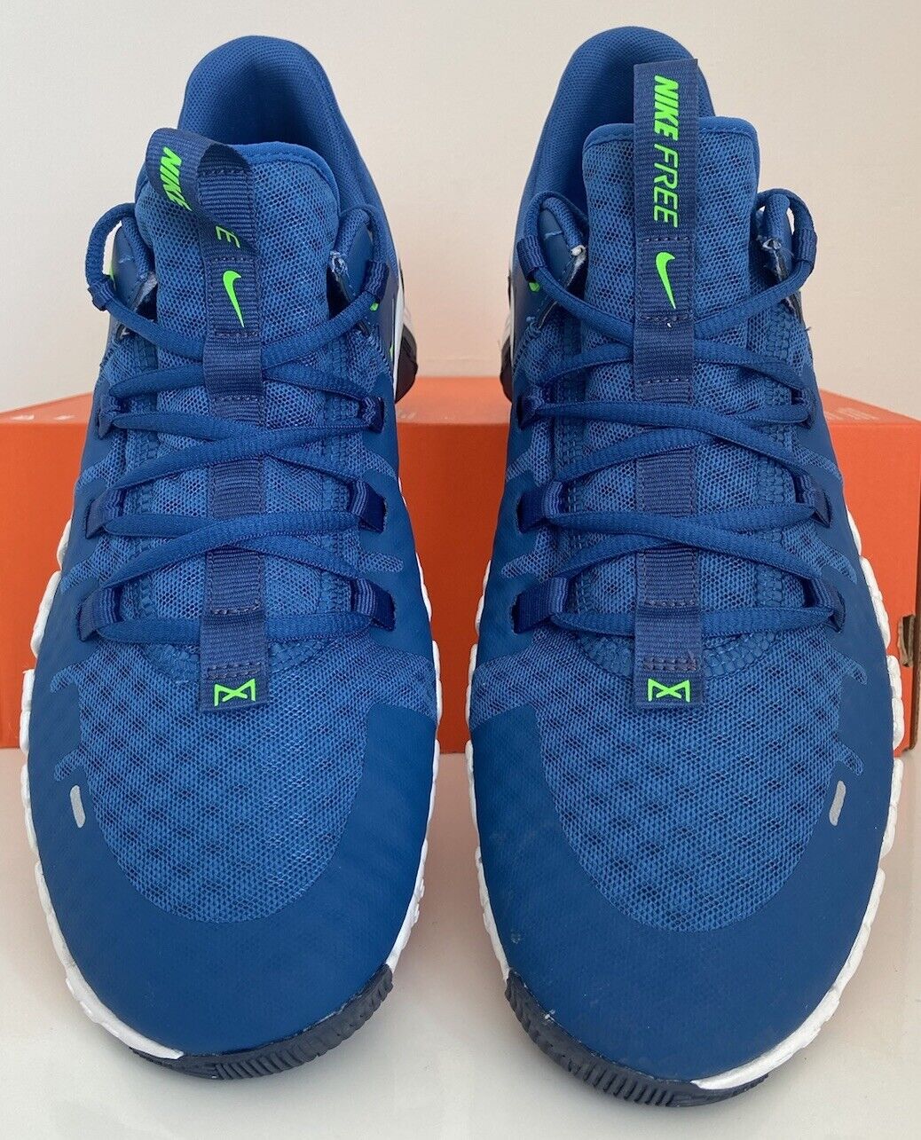 Foto 10 di 23