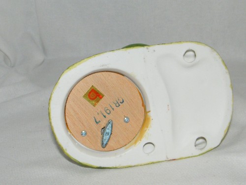 Brinn's Music Box: Ducks In Easter Egg Going Down Slide Into Pond -Song Unknown- - Picture 5 of 9