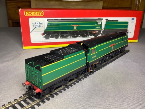 Hornby R2691 BR Malachite Green 4-6-2 West Country Class Loco 34031 Torrington - Picture 5 of 5