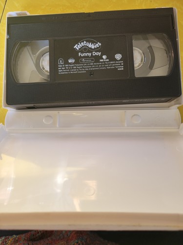 Teletubbies Funny Day Clamshell (1999) VHS PBS Kids Video   - Picture 3 of 3