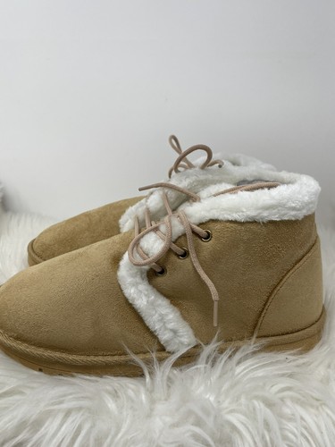 Botas al tobillo JustFab Katie con cordones fuzzie beige/crema suaves cómodas talla 8 - Imagen 3 de 6