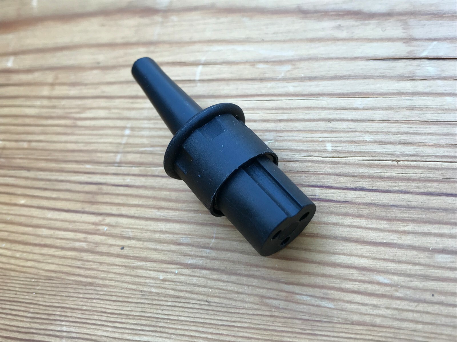 One BULGIN mini 3 pin plug, 14mm body, Quad 33 303 FM3