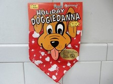 12 HOLIDAY DOGGIEDANNA RED AND WHITE HEARTS 12 TOTAL BANDANAS