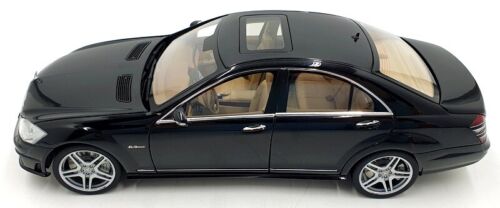 Autoart 1/18 Scale Diecast 76242 - Mercedes-Benz S63 AMG - Black - Picture 3 of 6