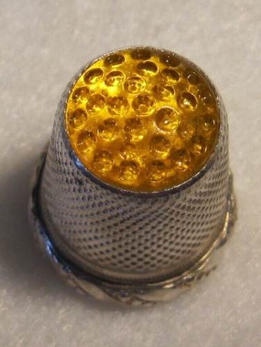 #1043 DIAGONAL ROPE RIM/YELLOW CROWN STERLING SILVER THIMBLE - GABLER CO - Picture 4 of 6