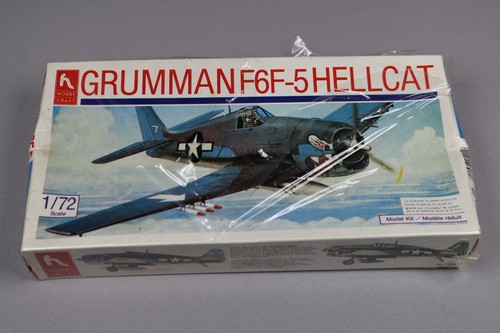 ZF301 Hobbycraft 1/72 maquette avion militaire HC1221 grumman F6F-5 hellcat  - Picture 1 of 5
