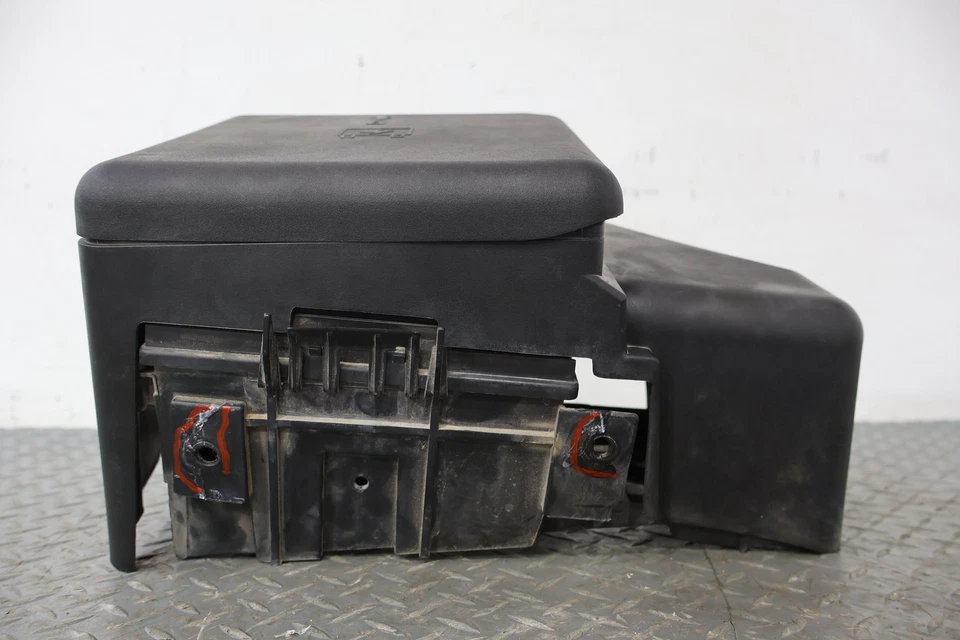 99-02 Cadillac Escalade 5.3L LM7 Engine Fuse Relay Junction (15055395) Repairs - Image 4 of 4