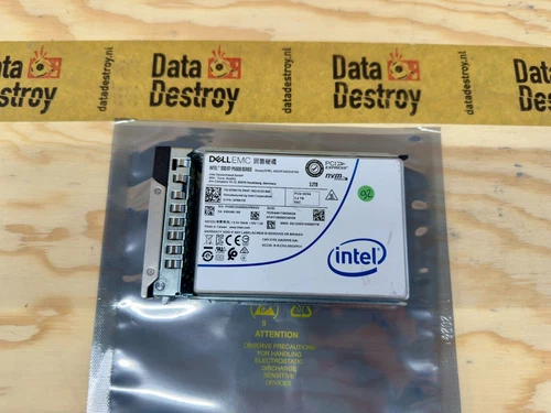 Dell Intel SSD D7‑P5600 3.2 TB – D P/N: PRKTM – U.2 NVMe SSD, PCIe 4.0 x4