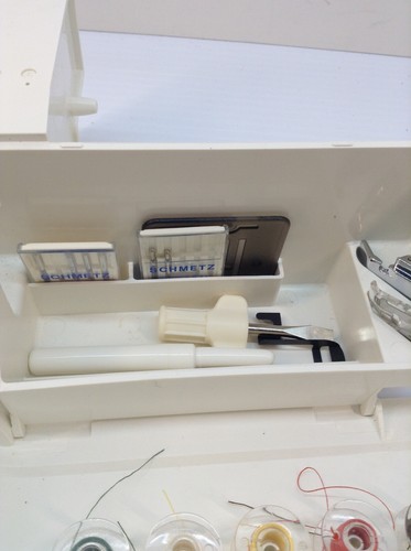 ELNA 2004 SP Sewing Quilting Machine with Cover - Picture 12 of 14