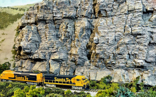 LIMESTONE BLUFF HO S O On30 F G Model Railroad Diorama Scenery Rubber Rock CVLB - Picture 2 of 4